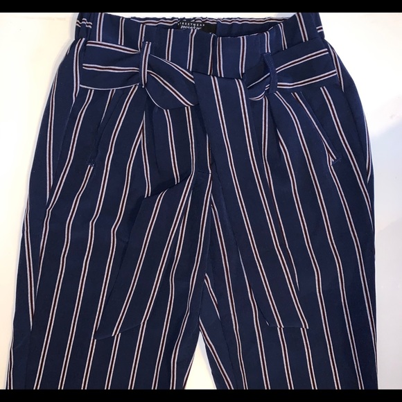 Paper-bag pants - Picture 1 of 2